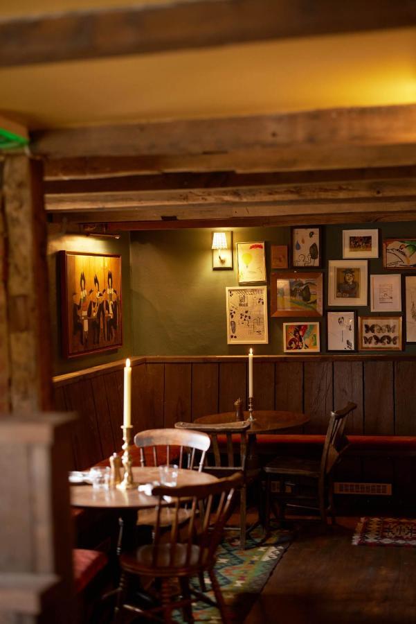 The Queen'S Head Broad Chalke Extérieur photo